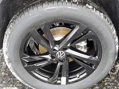 2026 Volkswagen Atlas Cross Sport 2.0T SEL R-Line Black