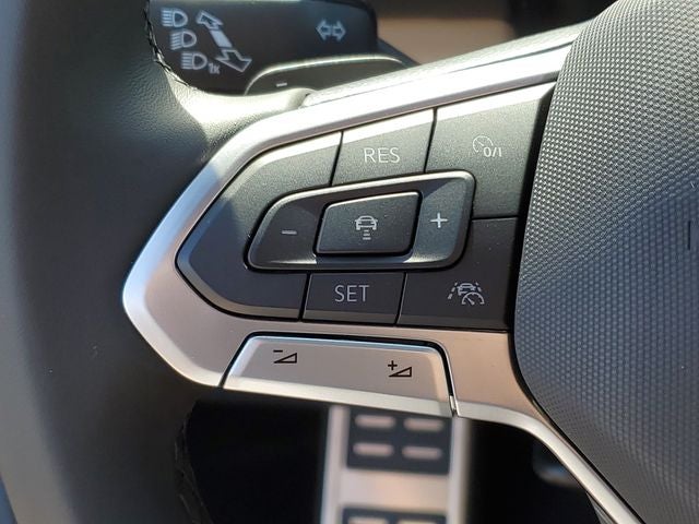 2026 Volkswagen Atlas Cross Sport 2.0T SEL R-Line Black