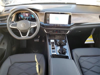 2025 Volkswagen Atlas 2.0T SE w/Technology