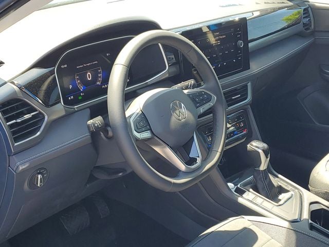 2026 Volkswagen Taos 1.5T SE Black