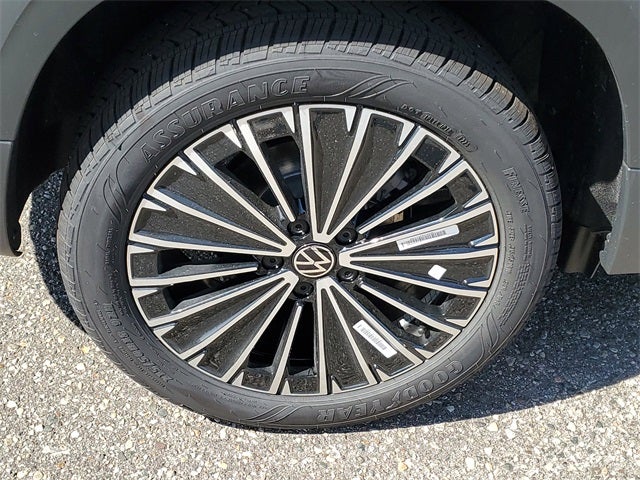 2025 Volkswagen Taos 1.5T SE