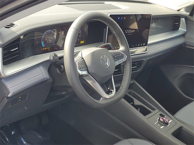 2025 Volkswagen Tiguan 2.0T SE