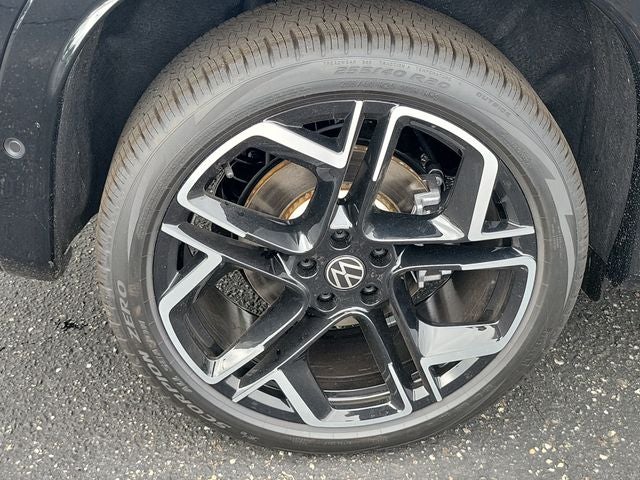 2026 Volkswagen Tiguan 2.0T SEL R-Line