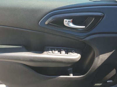 2015 Chrysler 200 S