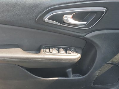 2016 Chrysler 200 LX