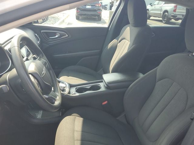 2016 Chrysler 200 LX