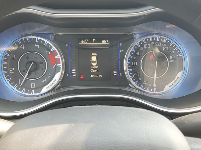 2016 Chrysler 200 LX