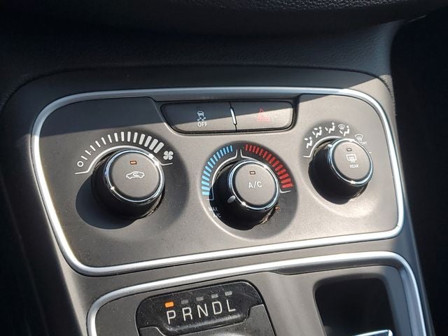 2016 Chrysler 200 LX
