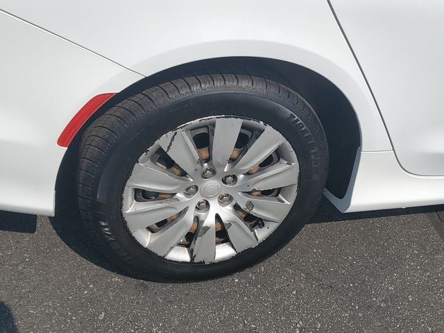 2016 Chrysler 200 LX
