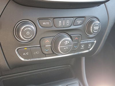2022 Jeep Cherokee Latitude Lux