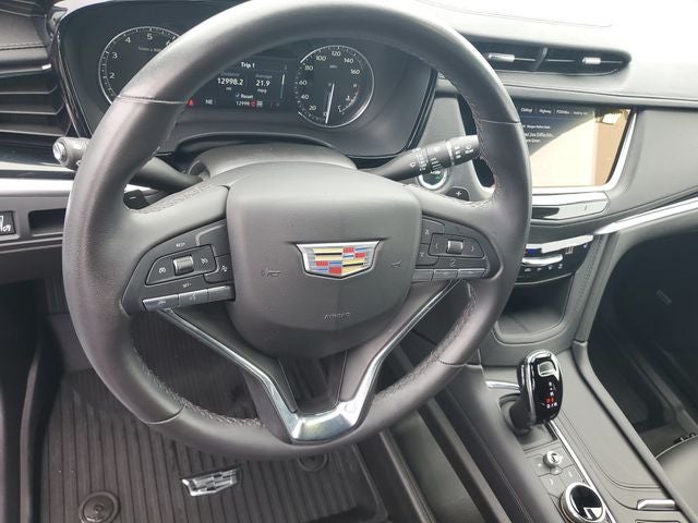 2024 Cadillac XT6 Luxury