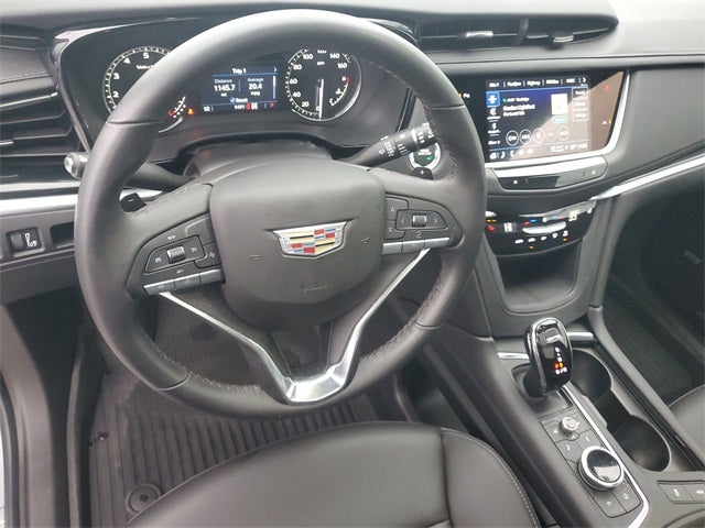 2025 Cadillac XT6 Luxury