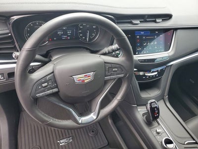 2025 Cadillac XT6 Luxury