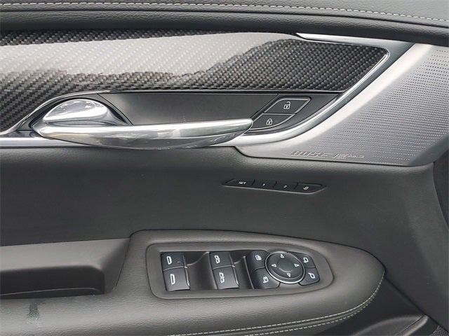 2025 Cadillac XT6 Sport