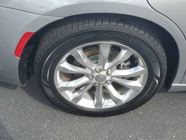 2016 Chrysler 300 Limited