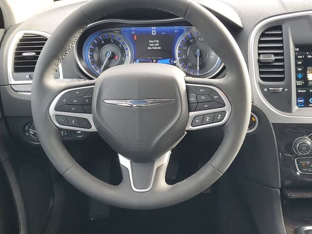 2023 Chrysler 300 Touring