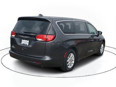 2020 Chrysler Voyager LX