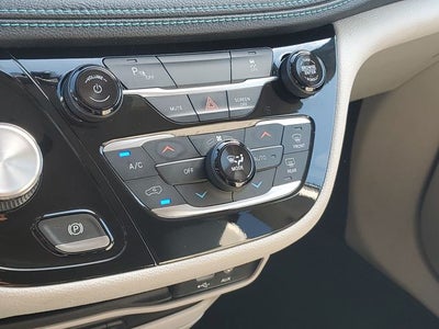 2020 Chrysler Pacifica Hybrid Limited