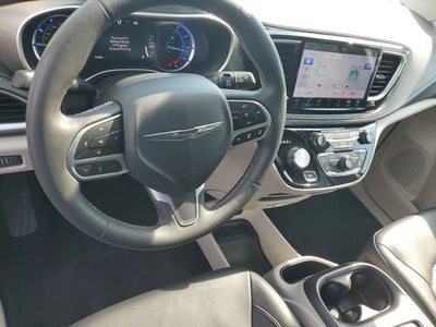 2024 Chrysler Pacifica Hybrid Select