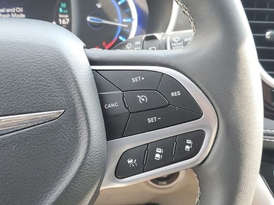 2024 Chrysler Pacifica Hybrid Select