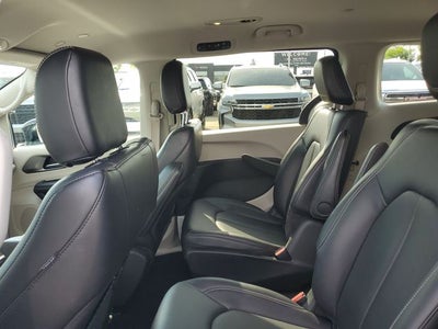 2024 Chrysler Pacifica Hybrid Select