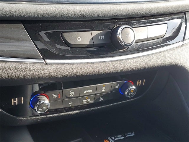 2022 Buick Enclave Essence