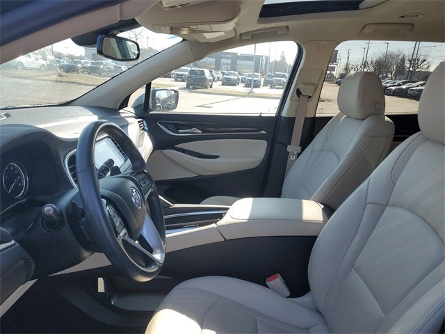 2022 Buick Enclave Essence