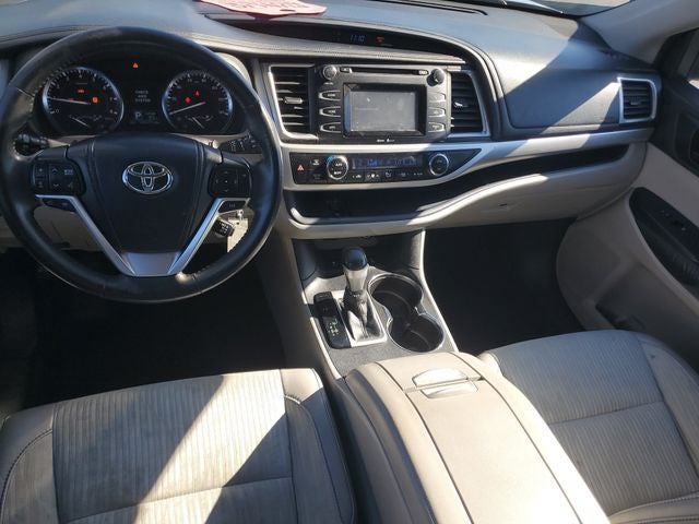 2014 Toyota Highlander LE Plus V6