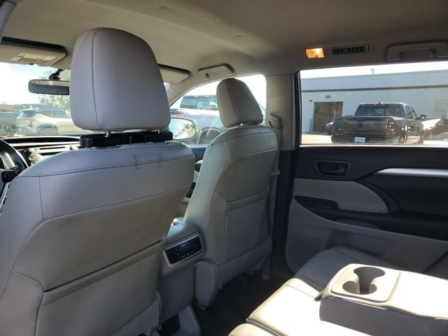 2014 Toyota Highlander LE Plus V6