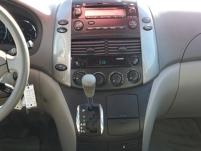 2006 Toyota Sienna Base