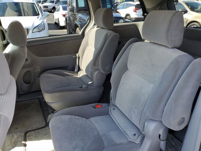 2006 Toyota Sienna Base