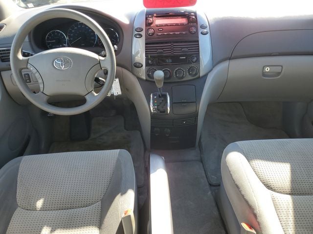 2006 Toyota Sienna Base