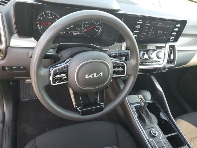 2023 Kia Sorento LX